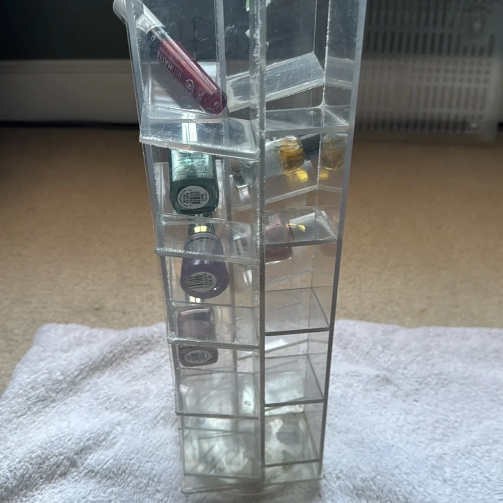 Nails polish 20 space organization
